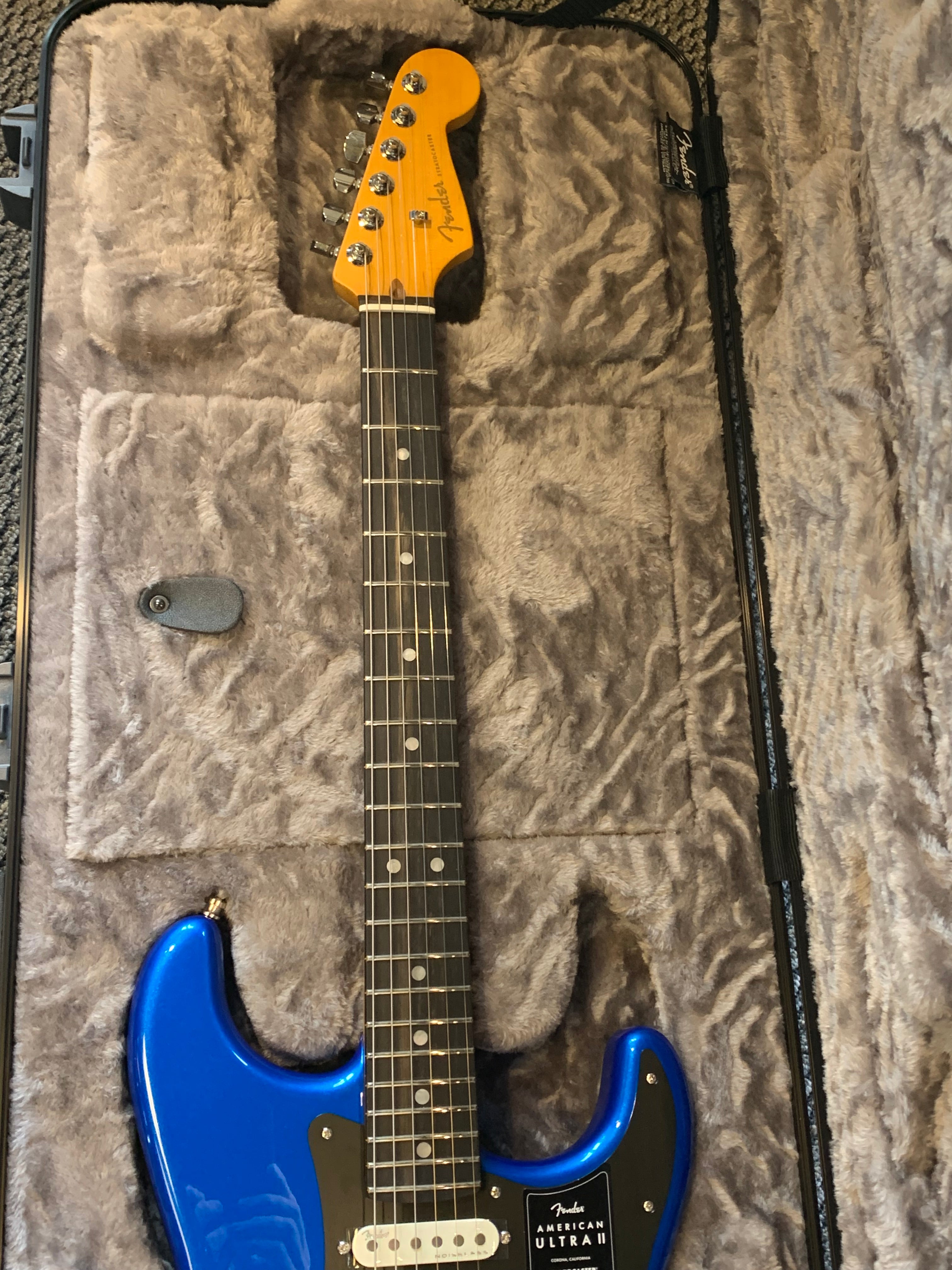 Fender American Ultra II Stratocaster® - Noble Blue