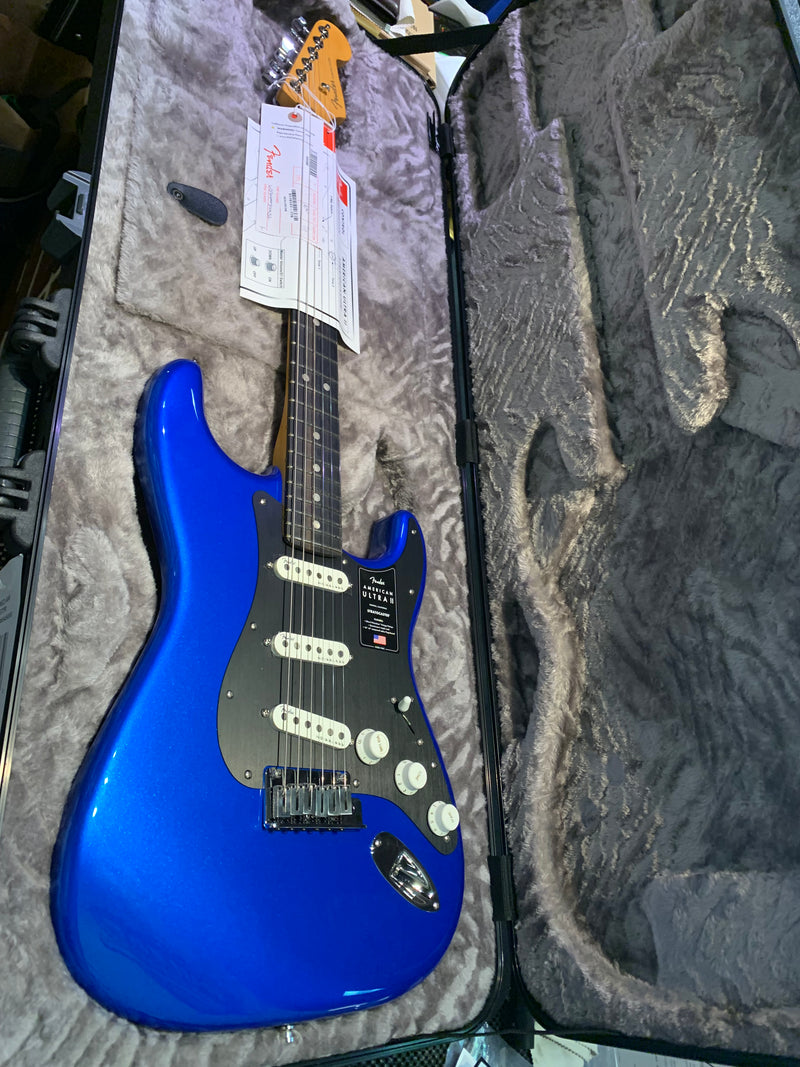 Fender American Ultra II Stratocaster®, Ebony Fingerboard, Noble Blue