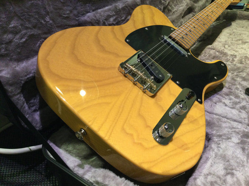 Fender American Professional II Telecaster®, Roasted Maple Fingerboard, Butterscotch Blonde