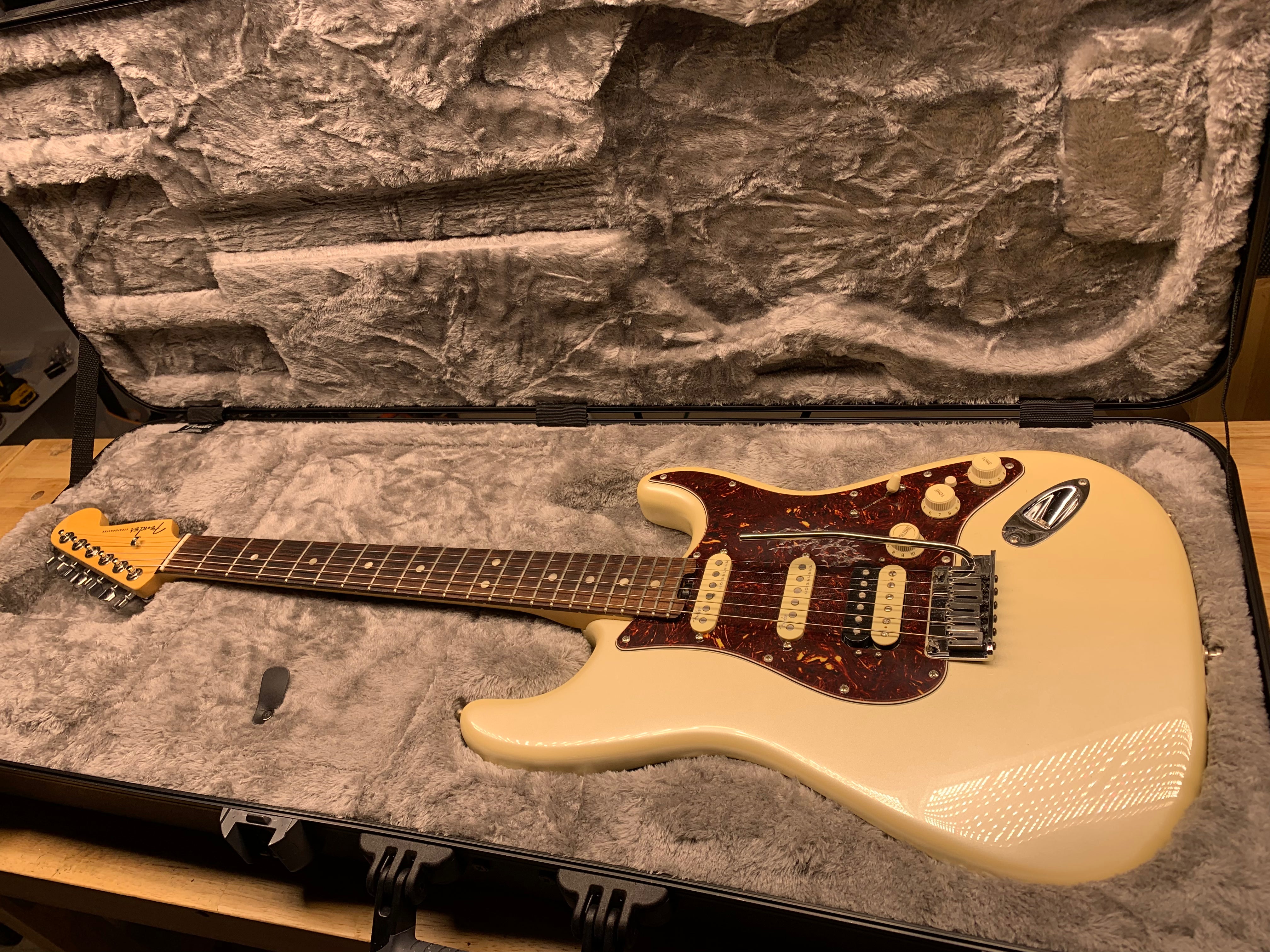 Fender American Elite Stratocaster HSS Shawbucker with Rosewood Fretboard 2016