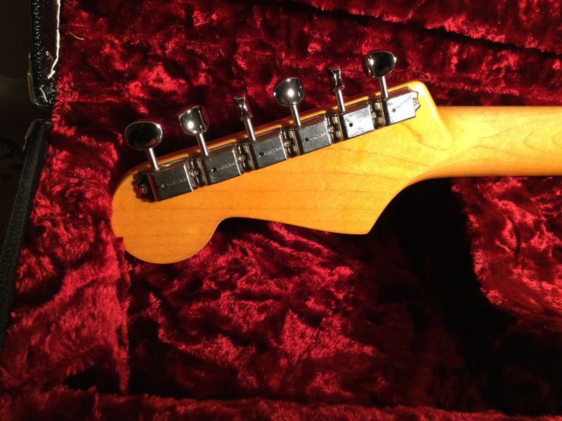 Fender  American Original '60s Stratocaster®, Rosewood Fingerboard, 3-Color Sunburst