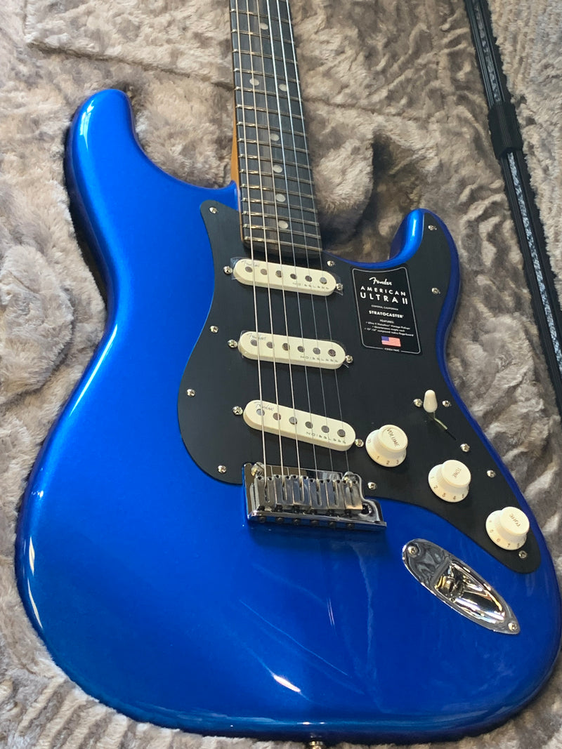 Fender American Ultra II Stratocaster®, Ebony Fingerboard, Noble Blue