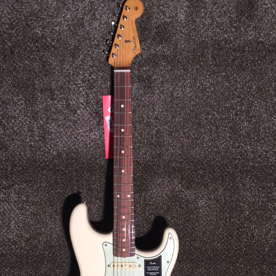 Fender Vintera '60s Stratocaster® Modified Olympic White